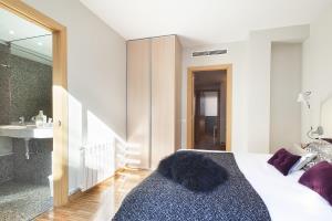 Sky Terrace Guell II - 3 Bedroom Apartment Барселона Екстер'єр фото